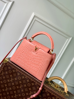 Louis Vuitton Capucines BB