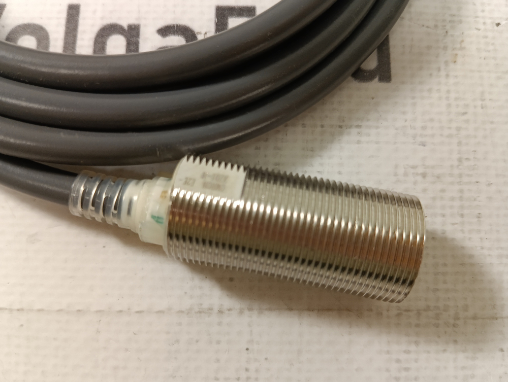 Omron E2E-X7D1-N 10712M б/у