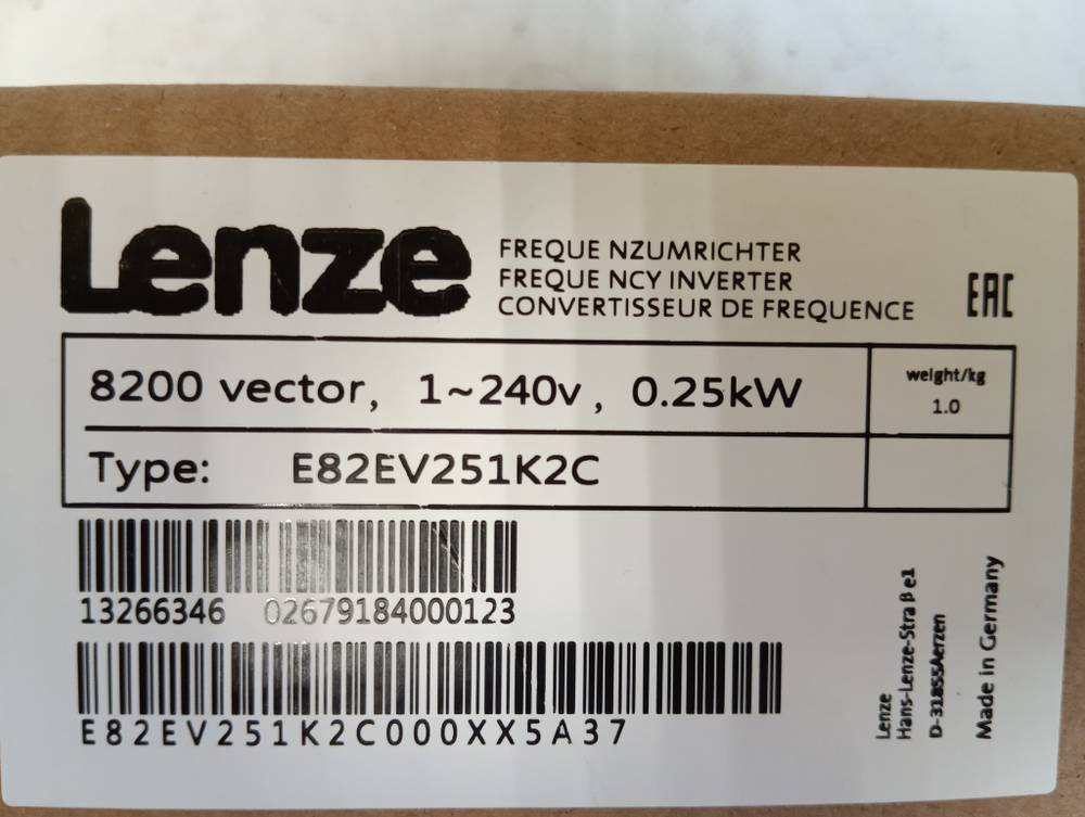 Lenze E82EV251K2C новое
