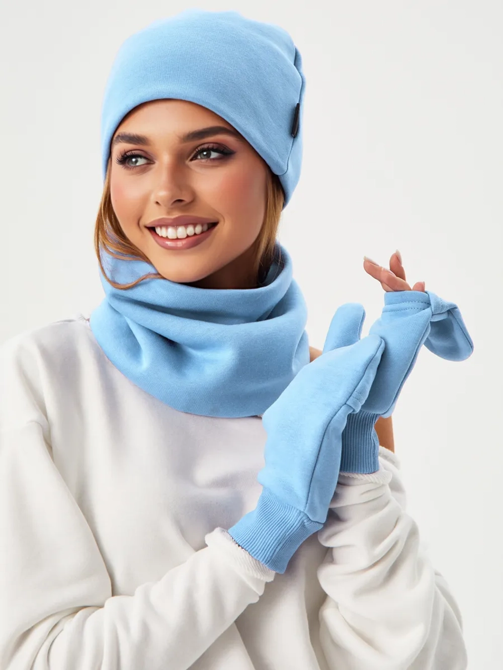 Комплект с начесом: снуд, варежки, шапка