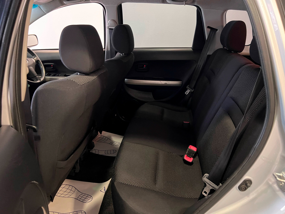 Toyota ist, 2004 год