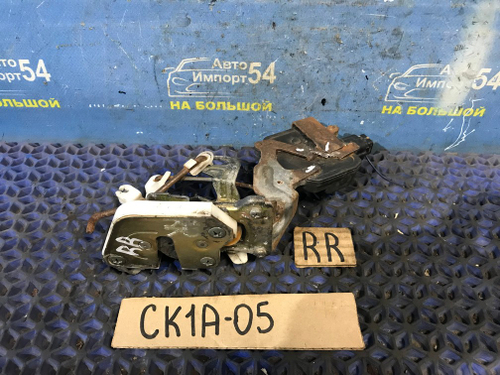 Замок двери задней правой MITSUBISHI LANCER 1998