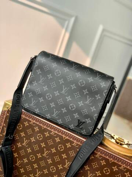 Louis Vuitton District PM Messenger Bag