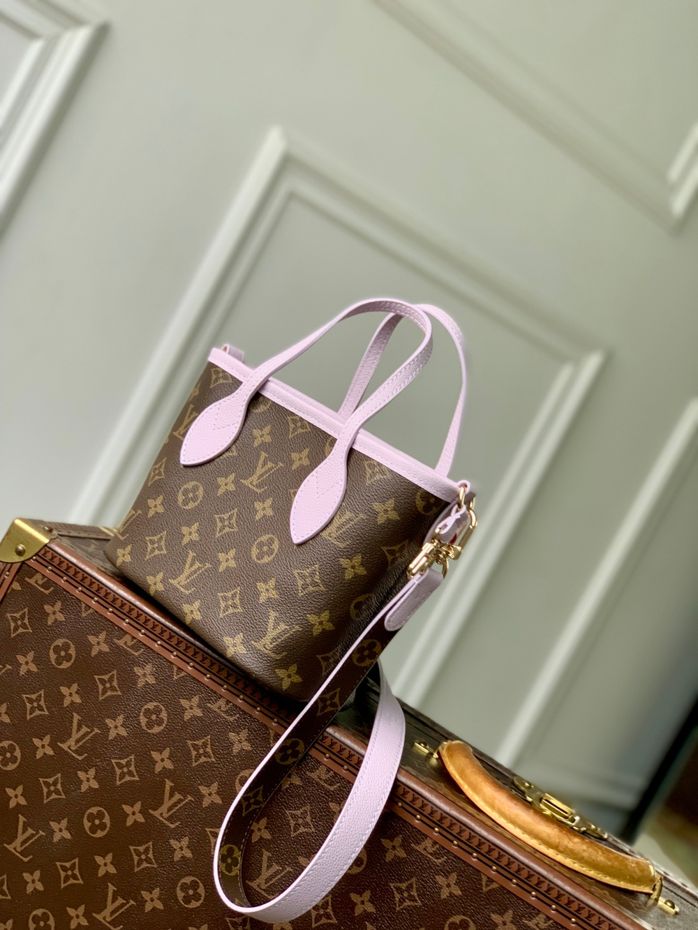 Louis Vuitton Neverfull Bandouliere Inside Out BB