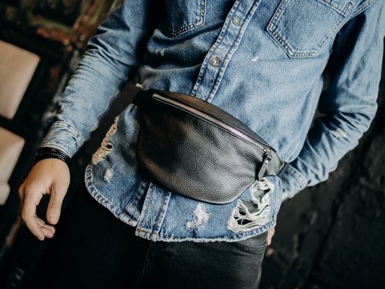 Купить женскую и мужскую кожаную сумку недорого