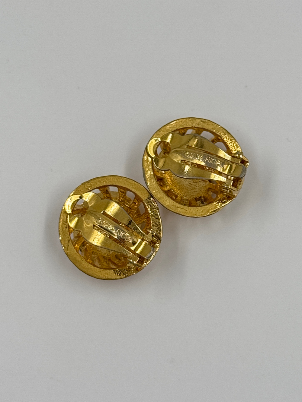 Клипсы Nina Ricci