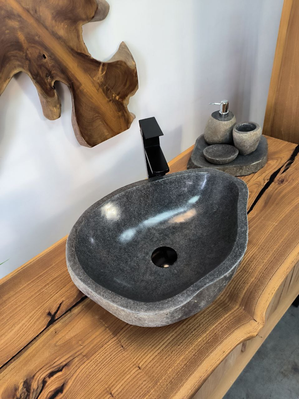 Раковина из речного камня RS-65862 47х37х15 из натурального камня