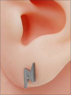 Серьга гвоздик "Стальная молния" медсталь.