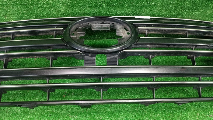 Решетка радиатора Toyota Land Cruiser 200 (2015-2021)