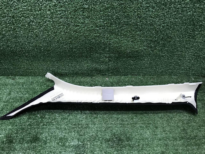 Обшивка стойки правая LR Discovery Sport (19-нв)