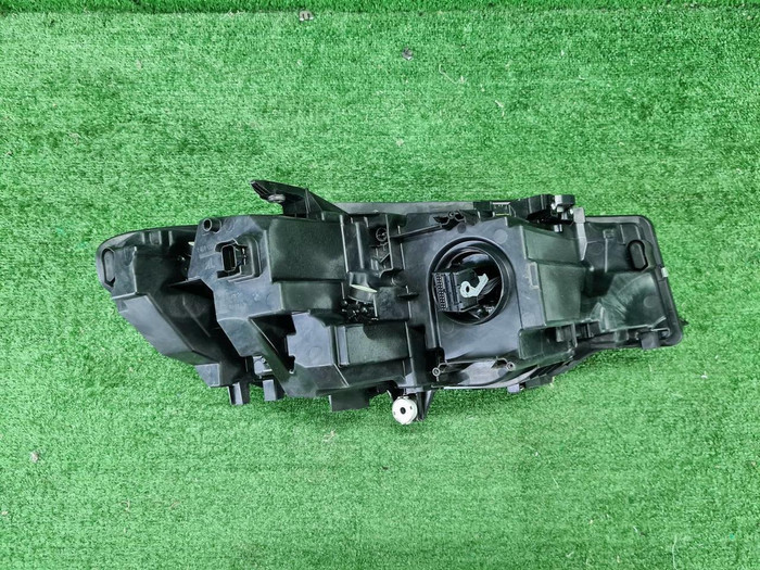 Фара левая BMW 3er G20 (2018-2022) LED