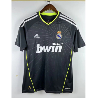 Выездная ретро форма «Реал Мадрид» 10/11