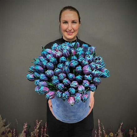 Купить Букет «‎Тюльпановый космос» в бархате