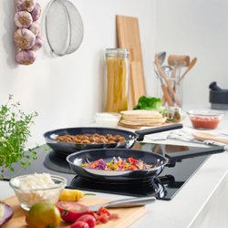 IKEA MIDDAGSMAT  (ИКЕА МИДДАГСМАТ)  -  Сковороды, 2 штуки, антипригарное покрытие/нержавеющая сталь