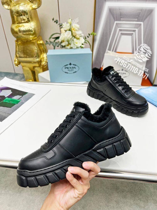 Кроссовки Prada