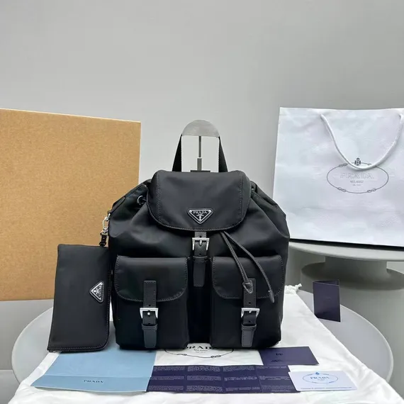 Маленький рюкзак Prada из Re-nylon
