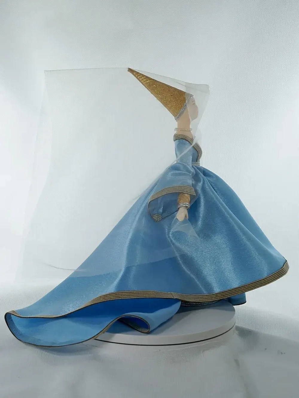 Кукла коллекционная Дама в Готическом стиле Франция 15 век