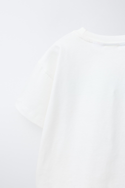 ZARA ФУТБОЛКА С ПРИНТОМ И ВЫШИВКОЙ SNOOPY PEANUTS™, БЕЛЫЙ