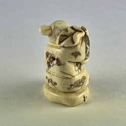 Статуэтка нэцкэ Монах с мешком риса