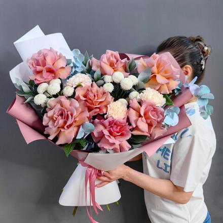 Авторский букет с 7 французскими розами