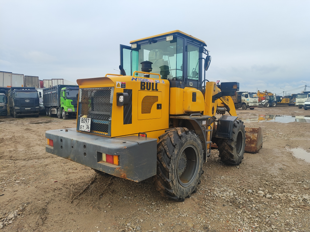 Bull SL300 Фронтальный погрузчик SL300 (Дизельный, 3,3 л, 95 л.с., АТ)