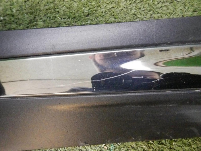 Накладка двери задняя правая Infiniti QX70 (2013-2017)