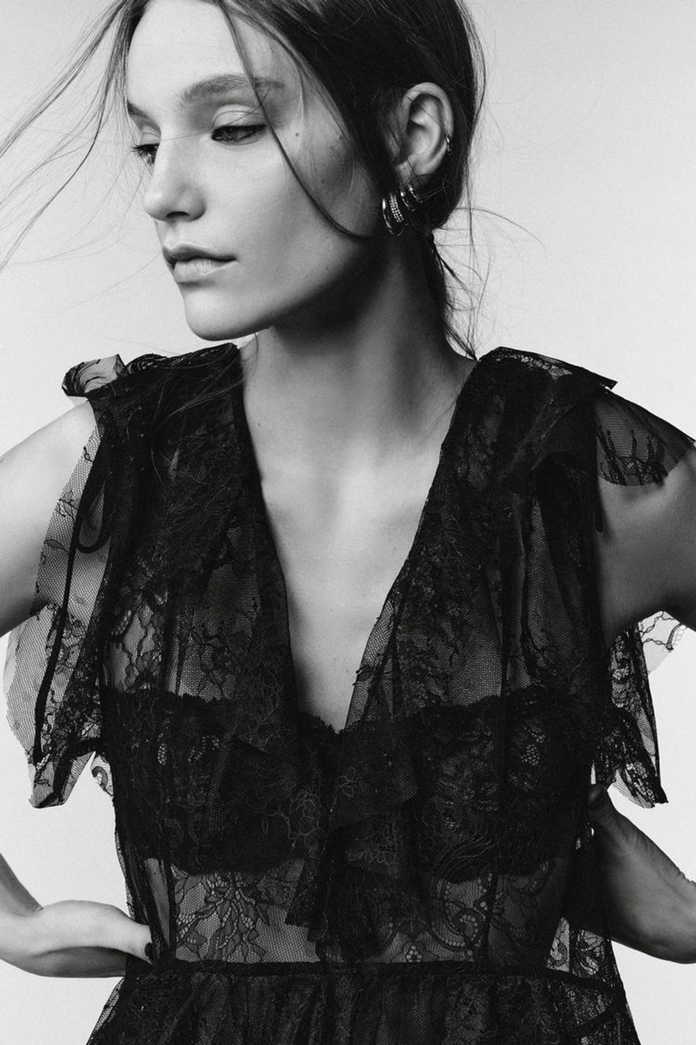 ZARA ПЛАТЬЕ МИДИ С КОРОТКИМИ РУКАВАМИ, ЧЕРНЫЙ