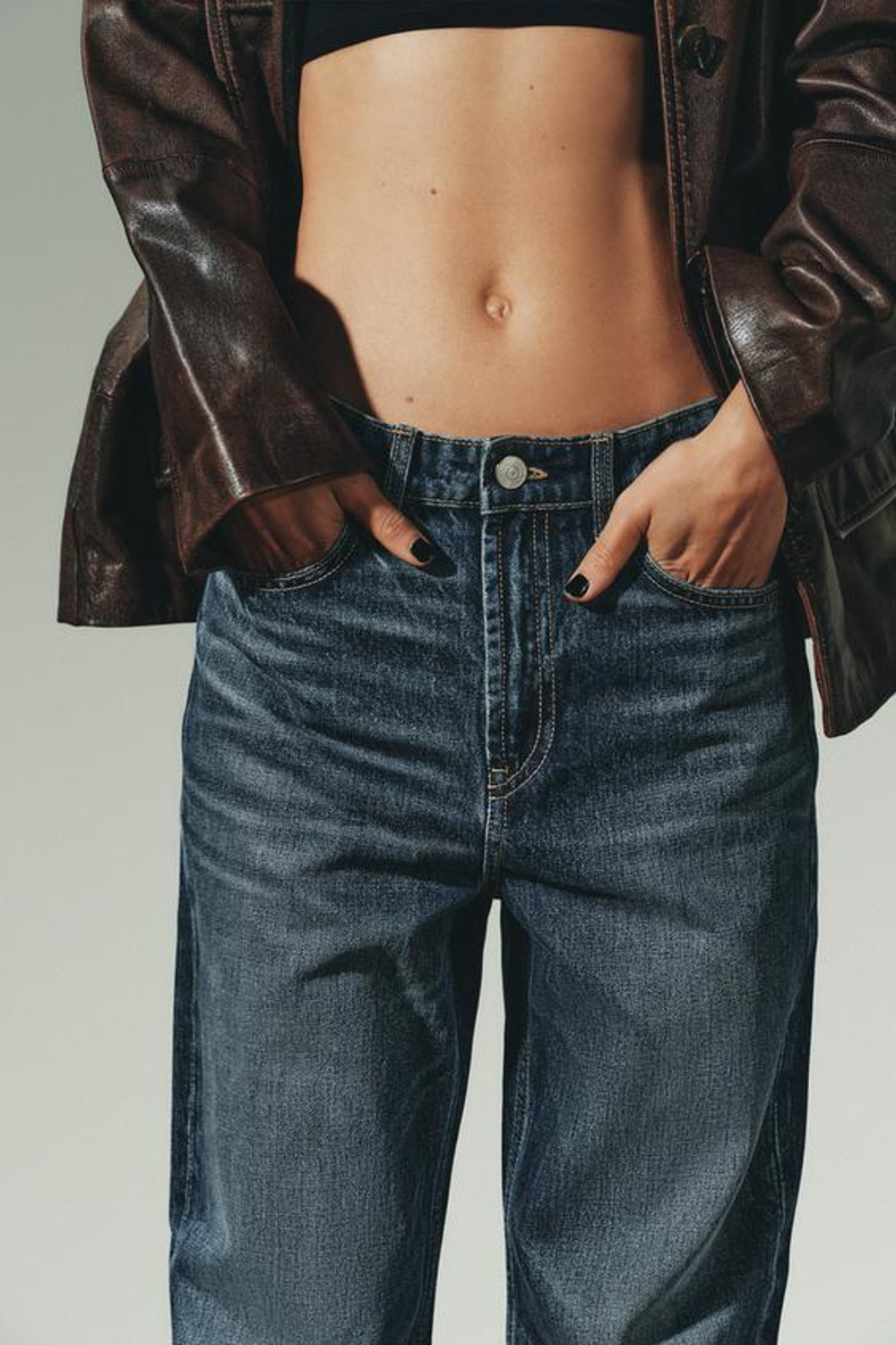 ZARA ДЖИНСЫ TRF MOM FIT С ВЫСОКОЙ ПОСАДКОЙ, МОРСКОЙ СИНИЙ