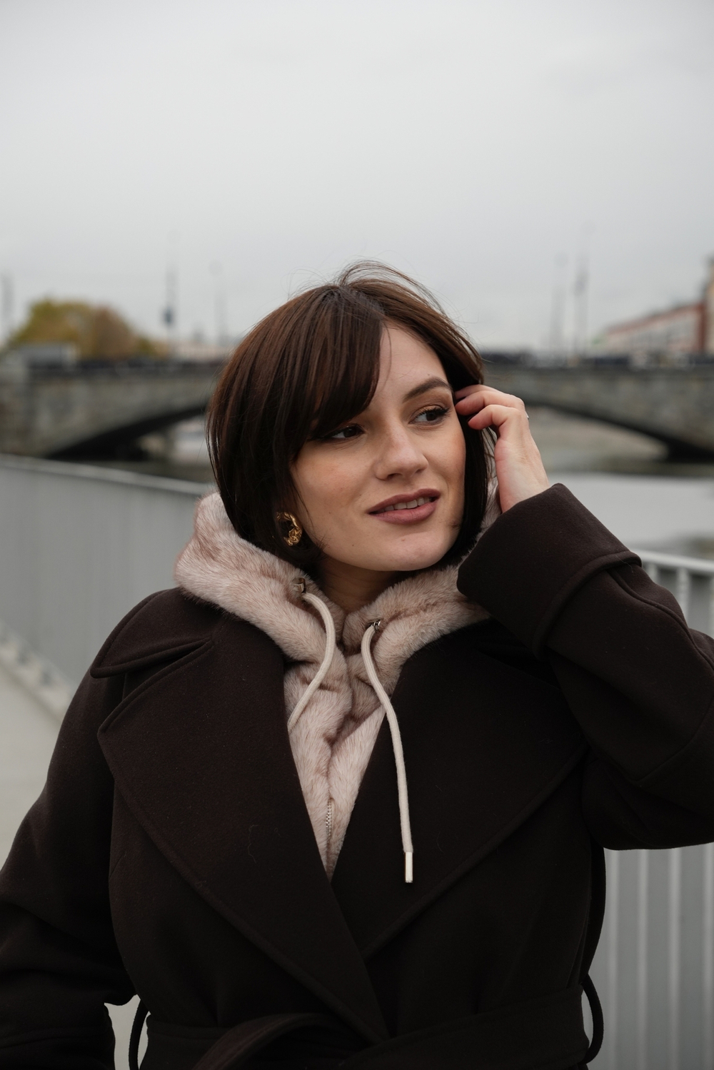 Меховой манишон 2в1 ореховый