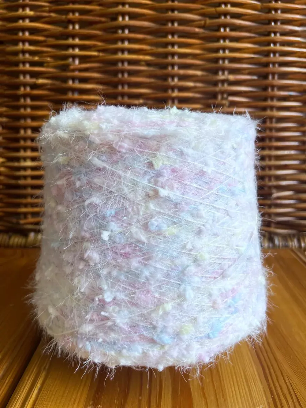 Пряжа  декоративная с ворсом и шишибриками