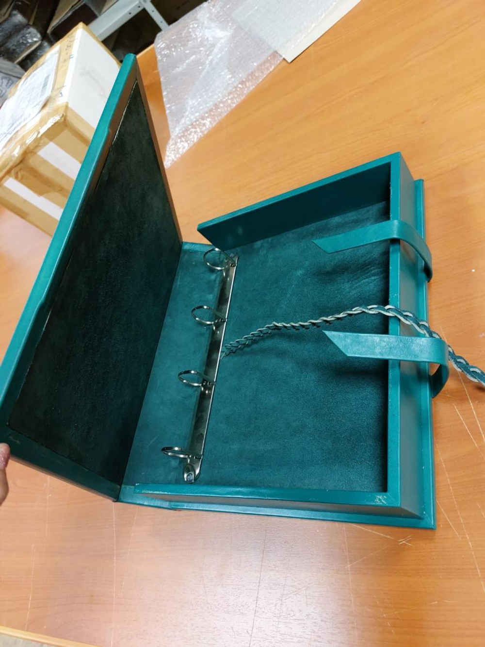 Родословная книга "Малахитовая" в обложке из натуральной кожи