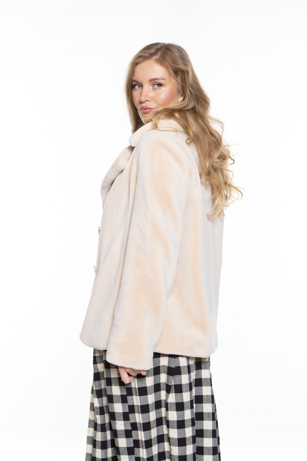 ПЛЮШЕВАЯ КУРТКА