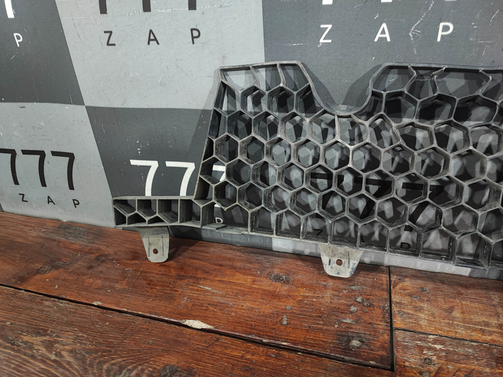 Усилитель переднего бампера нижний LADA Vesta 15-нв Б/У Оригинал 8450006689