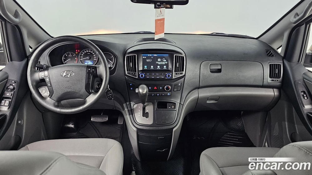 Hyundai The New Grand Starex Van 5-и местный (06.2020)