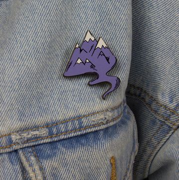 Деревянный значок. Горы