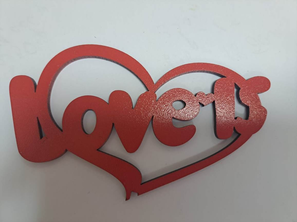 Топпер деревянный "Love is" красный