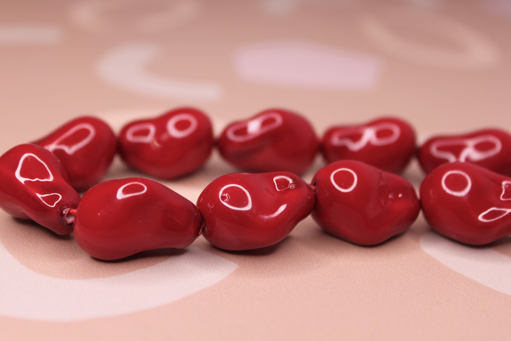 Бусина майорка красная 22х15 мм