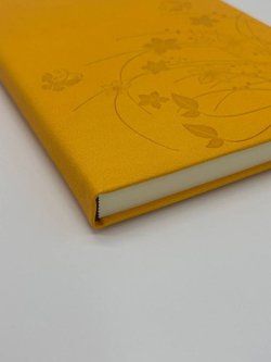 Блокнот 135 л. В5 25*17,5 см лин. желтые цветы  (7670-3)