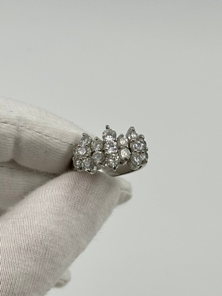 Кольцо с кристаллами