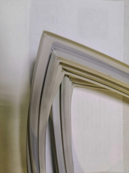 Уплотнитель морозильной камеры холодильника BEKO (577x737)