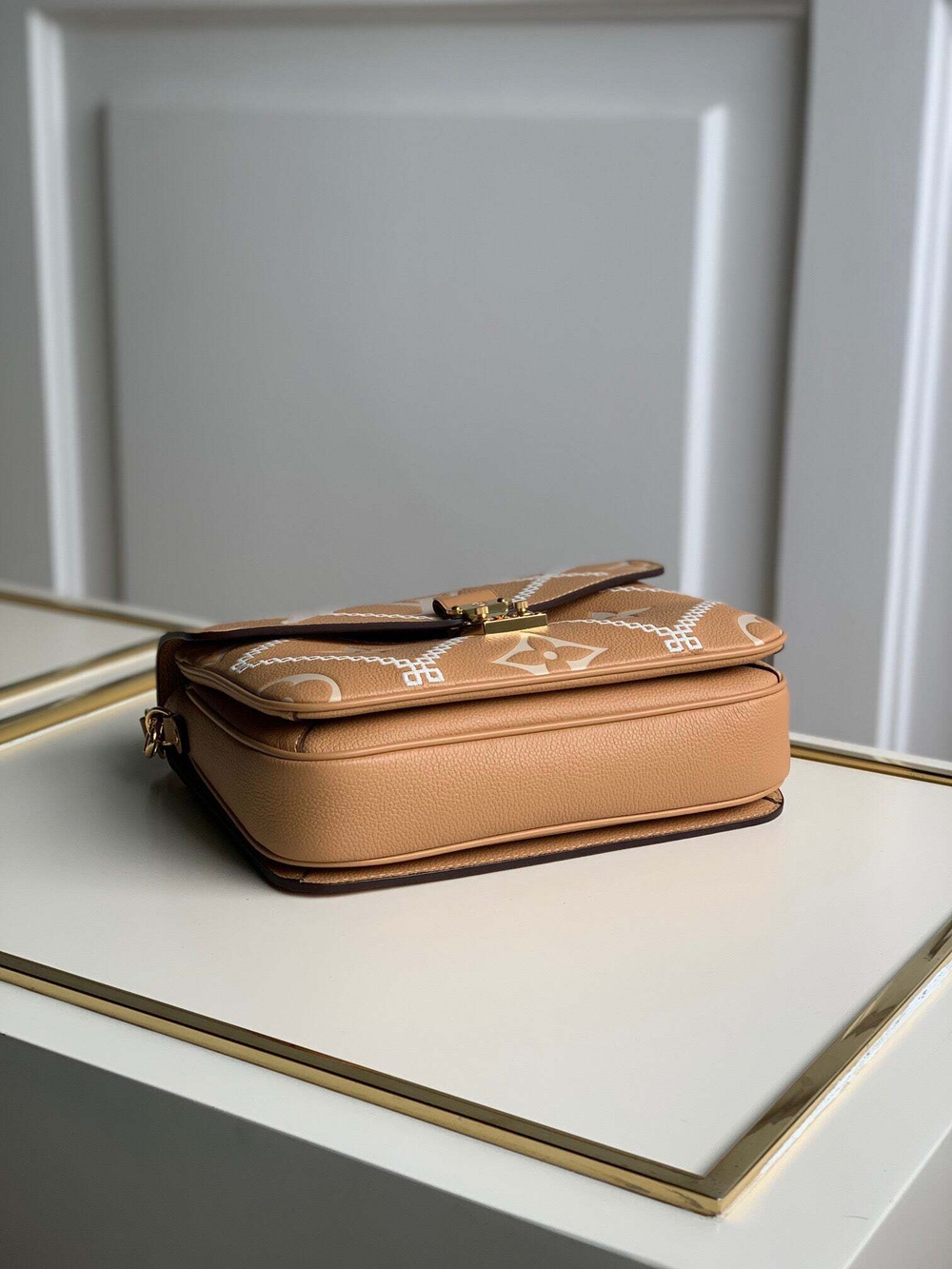 Louis Vuitton Pochette Metis
