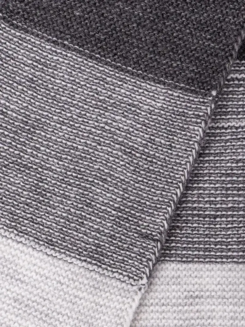 Шапка детская зимняя вязаная и шарф