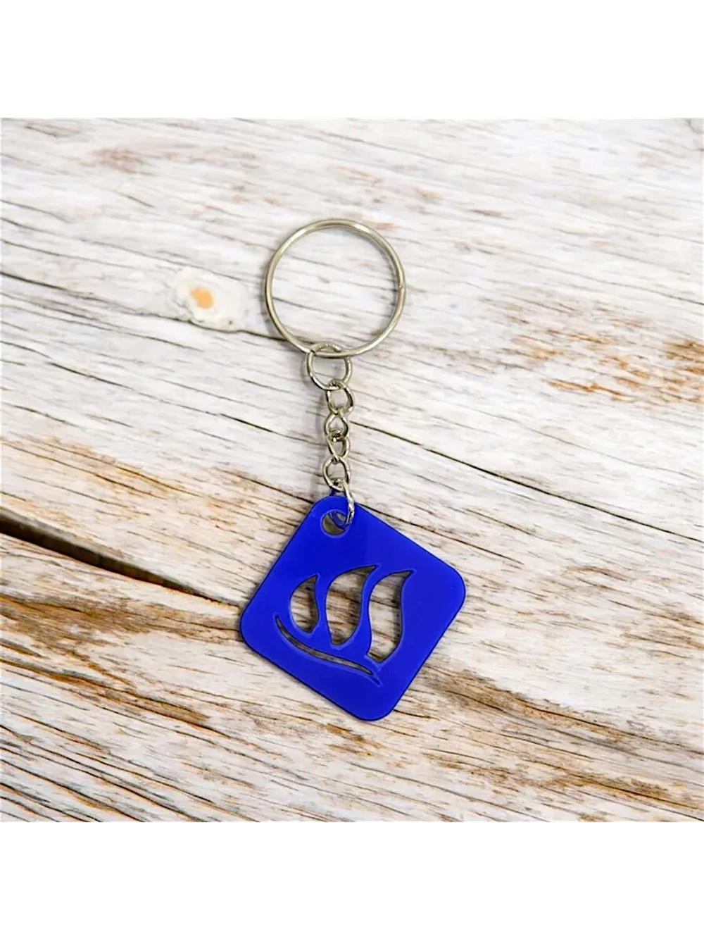 Брелок акриловый