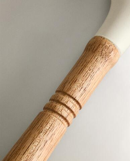 ZARA HOME КУЛИНАРНАЯ КИСТОЧКА ИЗ ДЕРЕВА И СИЛИКОНА, КРЕМОВЫЙ