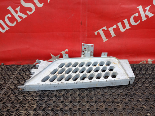 Ступенька подножки верхняя правая