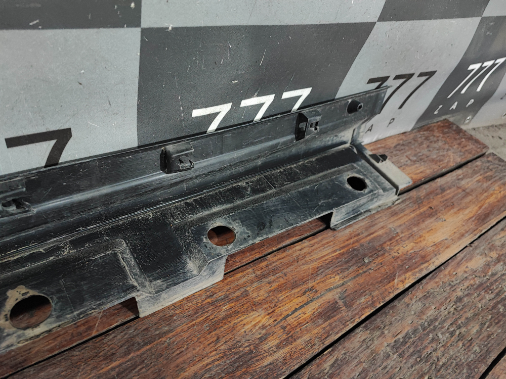 Накладка порога правого Toyota RAV4 V (XA50) 18-нв Б/У Оригинал 7585042031