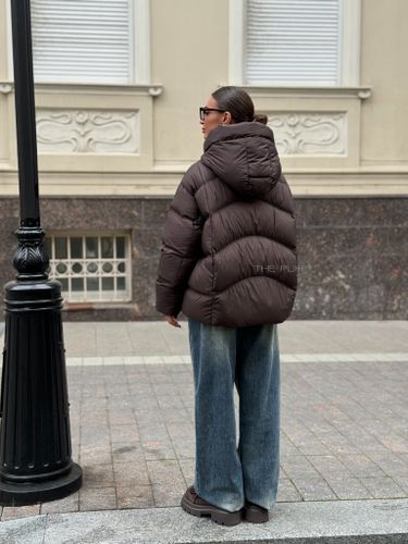 Шоколадный пуховик с капюшоном