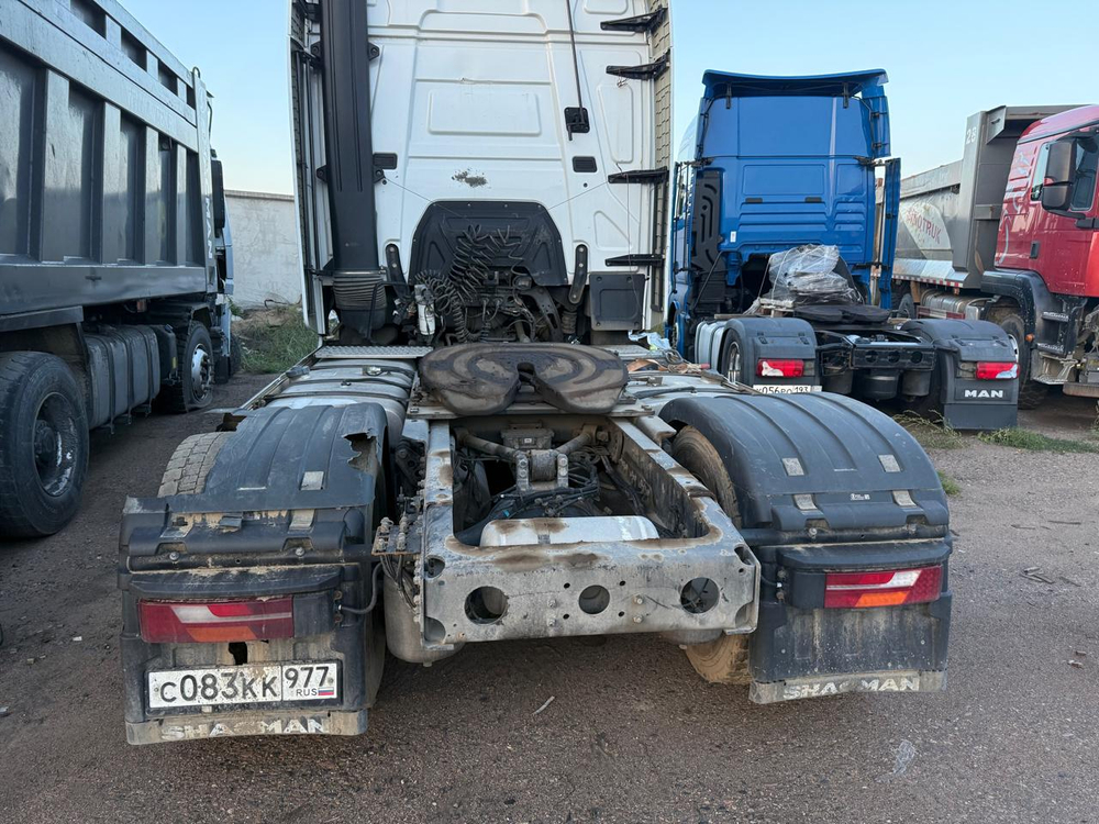 Shacman (Shaanxi) SX* 4x2 Седельный тягач SX4188YY381 (Дизельный, 12,5 л, 473 л.с., АТ)