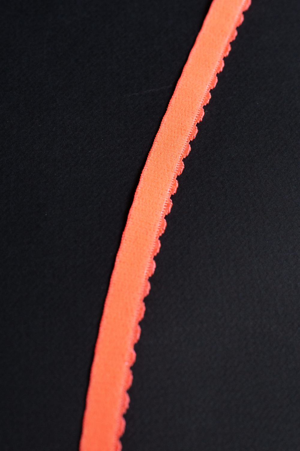 Резинка отделочная оранжевая неоновая ажурная 11 мм с учетом фестона