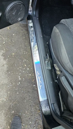 Уплотнители передних дверей Лада 4х4/Нива Легенд (к-т: 2 шт)